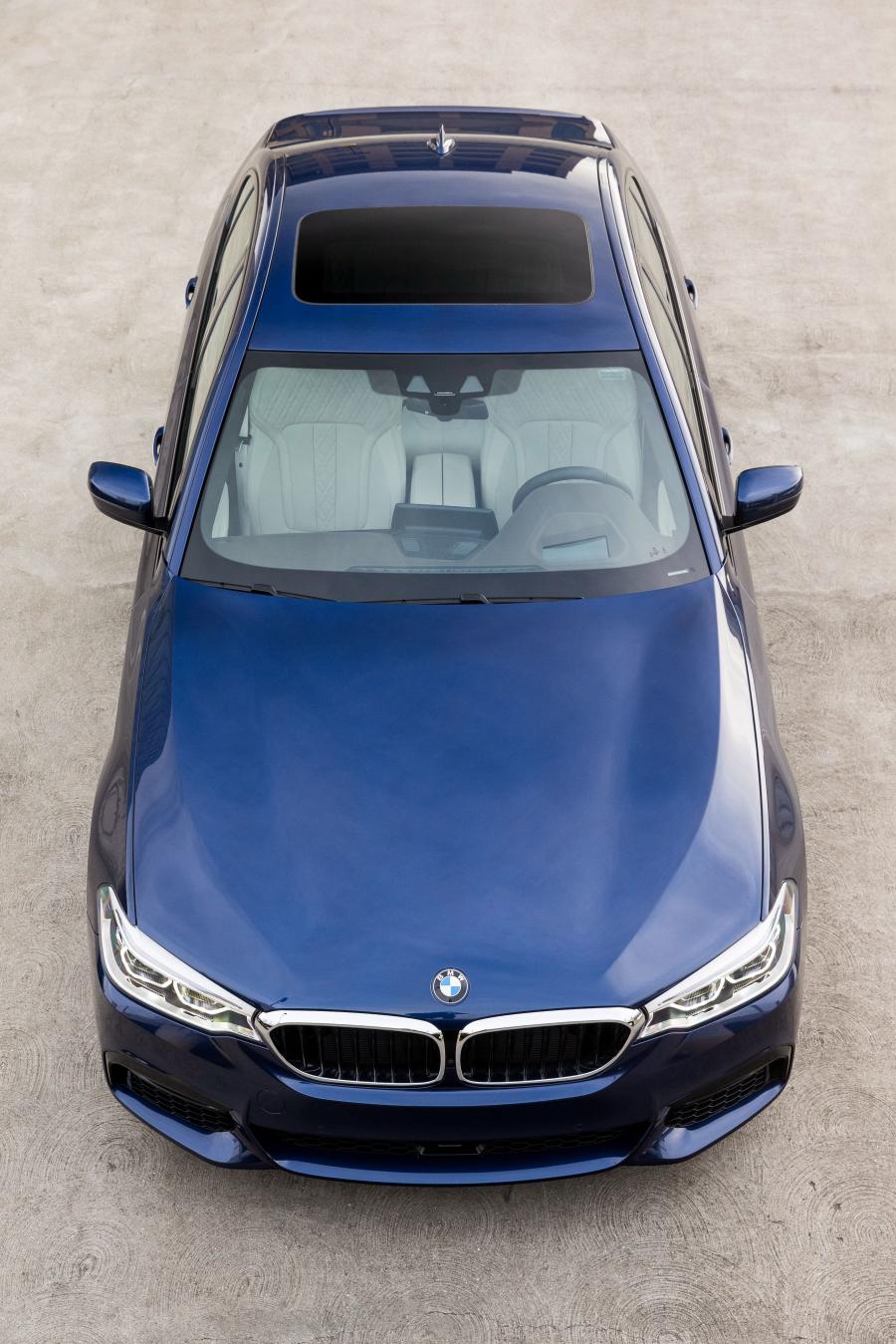  BMW 540i Sedan M Sport 2017 года  (NA) (фото 19 из 23)